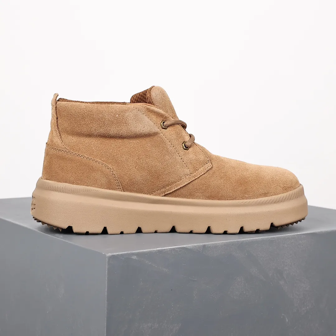 Pick up locally 💰760 The core recommendation is good price UGG2023 new autumn and winter men's comfortable flat-soled lace-up solid color round toe fashionable casual short boots 1151773 Burleigh series Burleigh Chuck boots 5mm UGGplush lining in the shoe, 10mm UGGplush Insole, waterproof suede upper, polyester fiber laces, embossed brand logo on the heel, EVA outsole, non-slip hollow spider web pattern rubber Size: 40 41 42 43 44 45